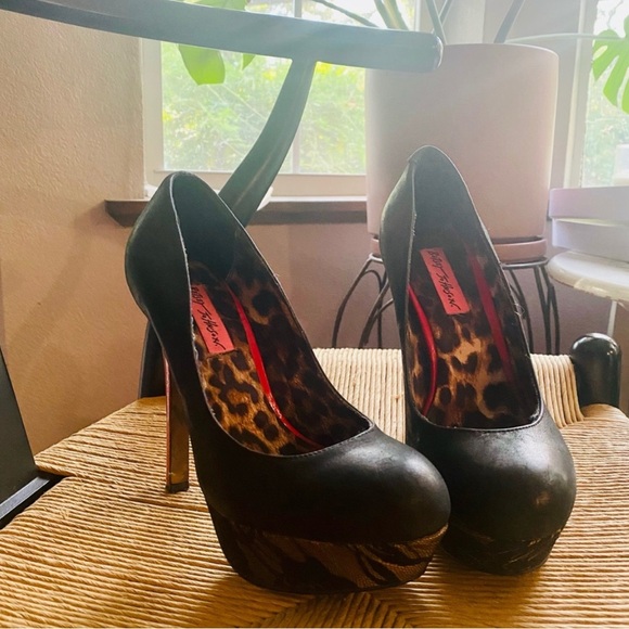 Betsy Johnson Pumps - Picture 3 of 4